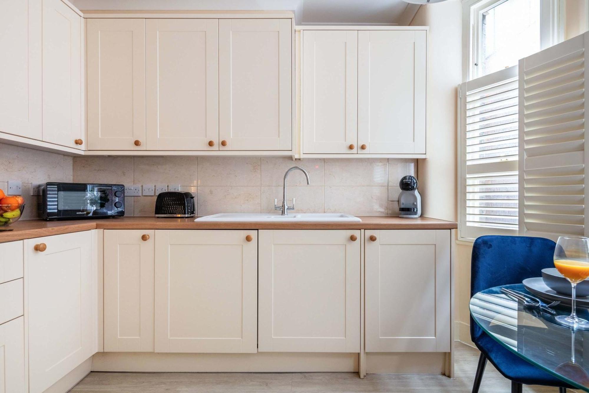 Bnbnova - Heart Of Mayfair - 3br - Bond St Apartment London
